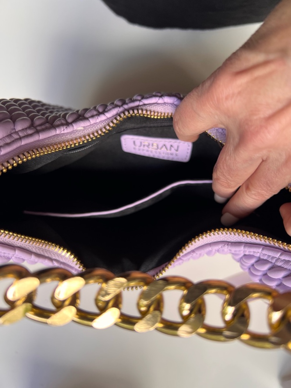 Urban Expressions Lavender Quilted Shoulder Bag with Gold Chain - Picture 3 of 4